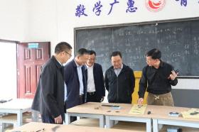 岳阳县人民政府发力，为爱晚老年学校发展注入强劲动力  