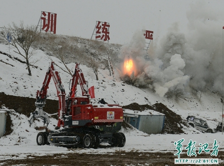 原来侯明昊早就整容！脸凹皮松挂不住肉，科技感太强 